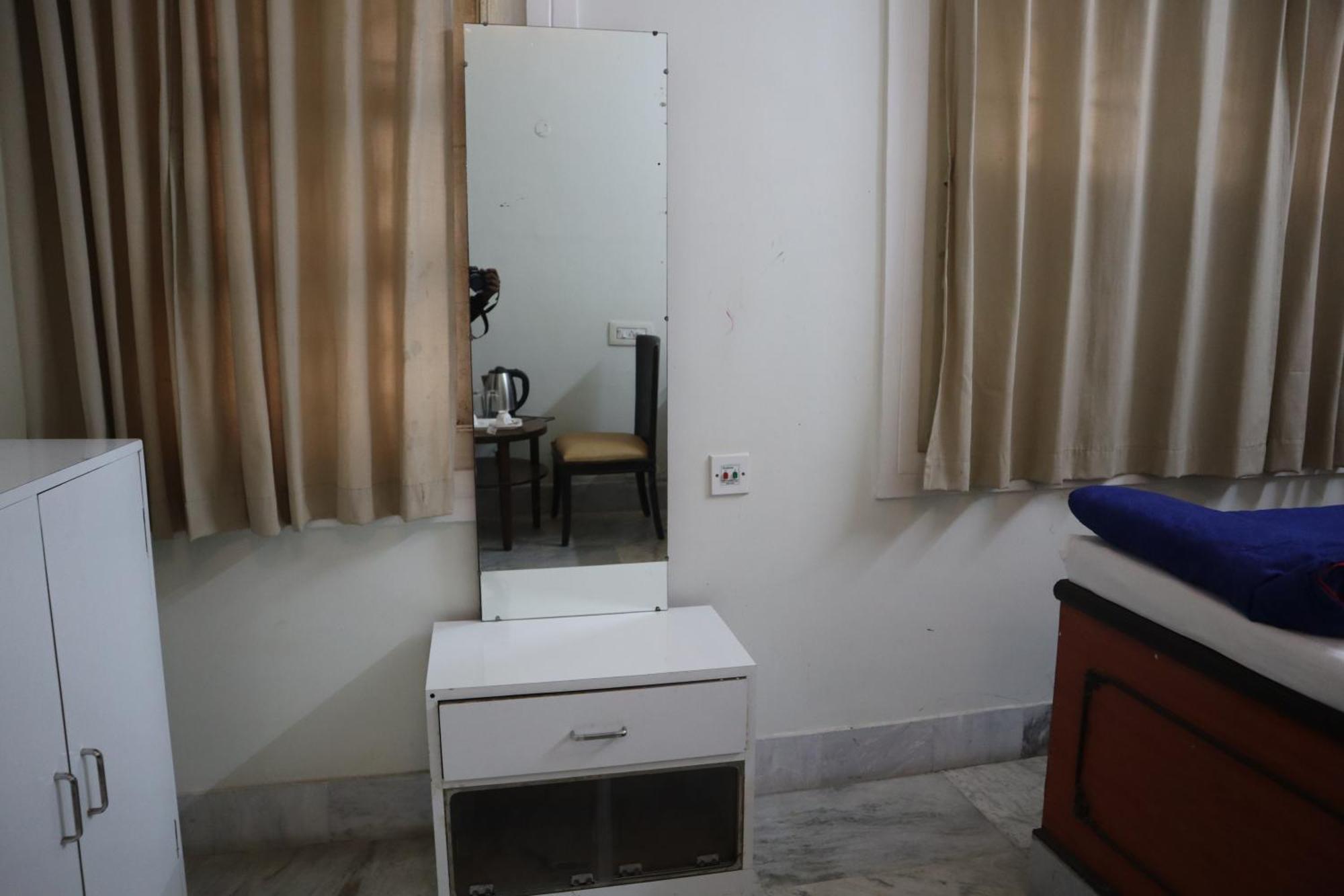 Swet Aparajita Guest house Bolpur
