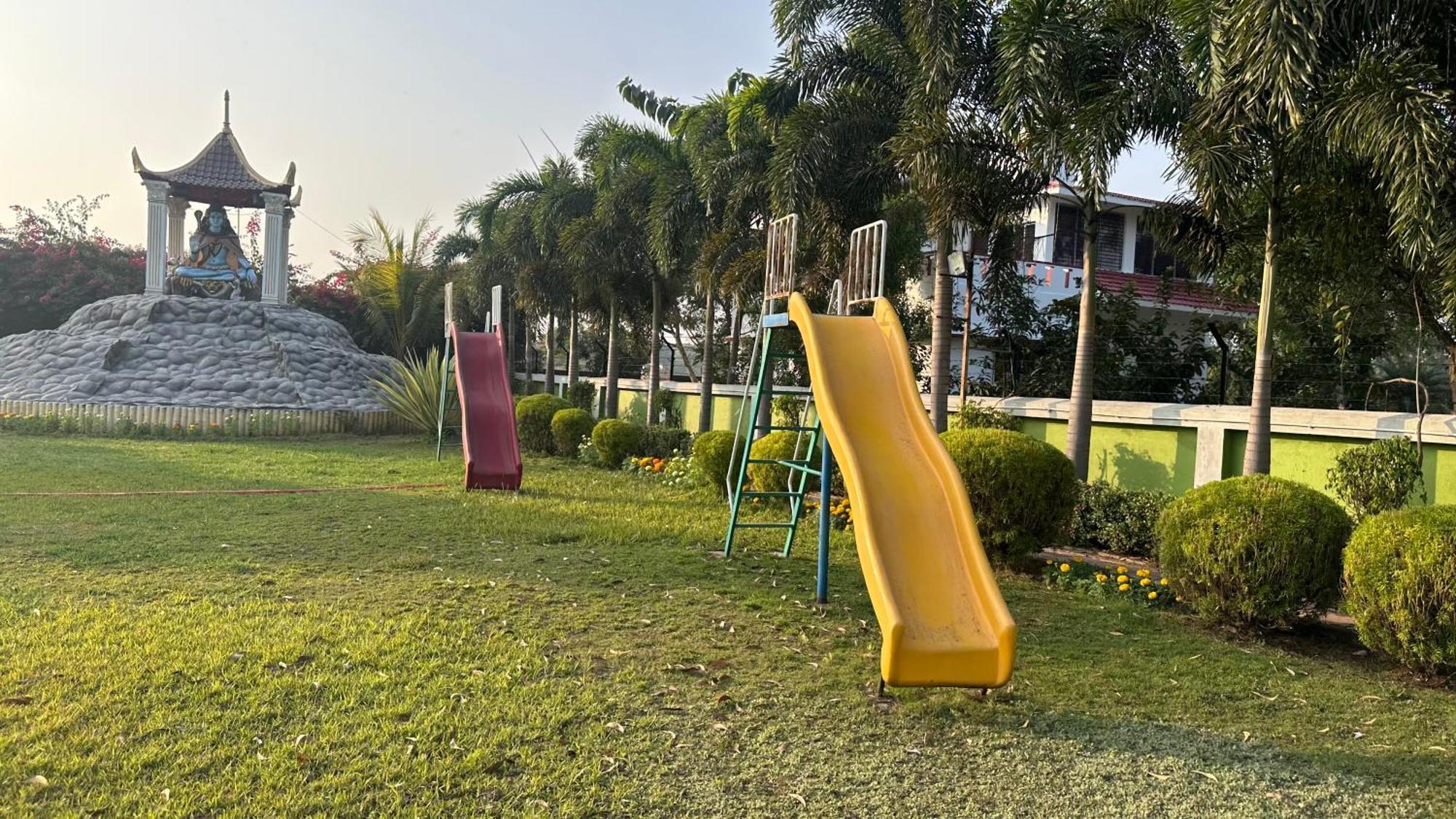 Homestay Charulata